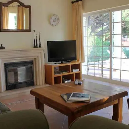 Villa In Vale Do Lobo Sleeps 8 Includes Swimming Pool Air Con And Wifi 4 *