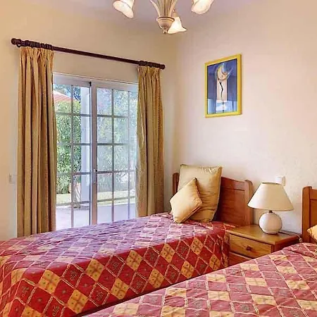 Villa In Vale Do Lobo Sleeps 8 Includes Swimming Pool Air Con And Wifi 4 Villa *