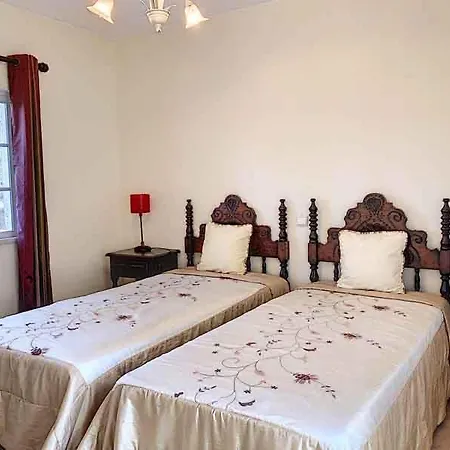 Villa In Vale Do Lobo Sleeps 8 Includes Swimming Pool Air Con And Wifi 4